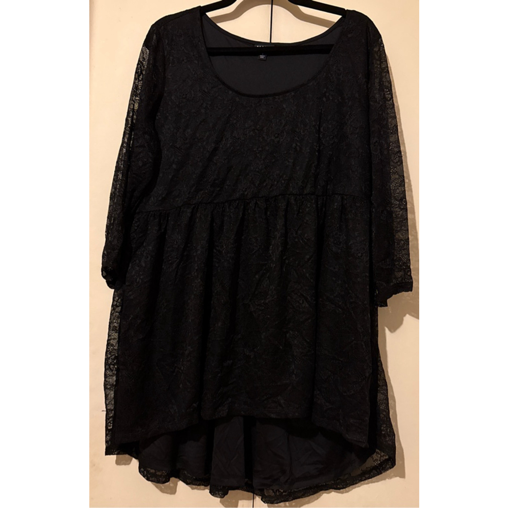Torrid Size 1, 3/4 sleeve babydoll top in Black Lace